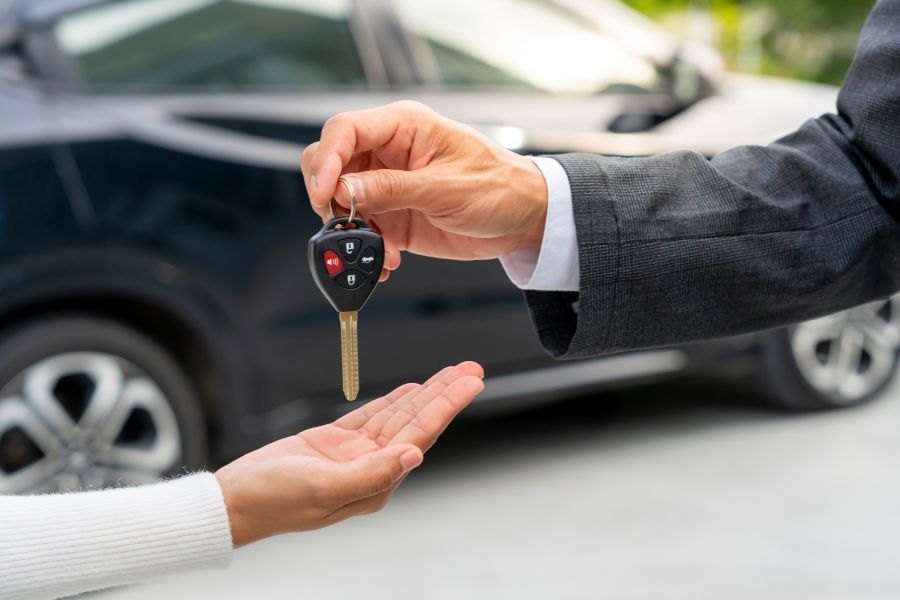 A Guide to Renting a Car at Sydney Airport with Tips on the Best Prices and Deals